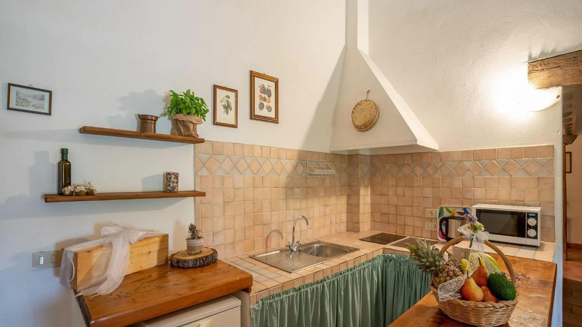 Holiday home Appealing Apartment In Collesalvetti With Garden Nugola Italy