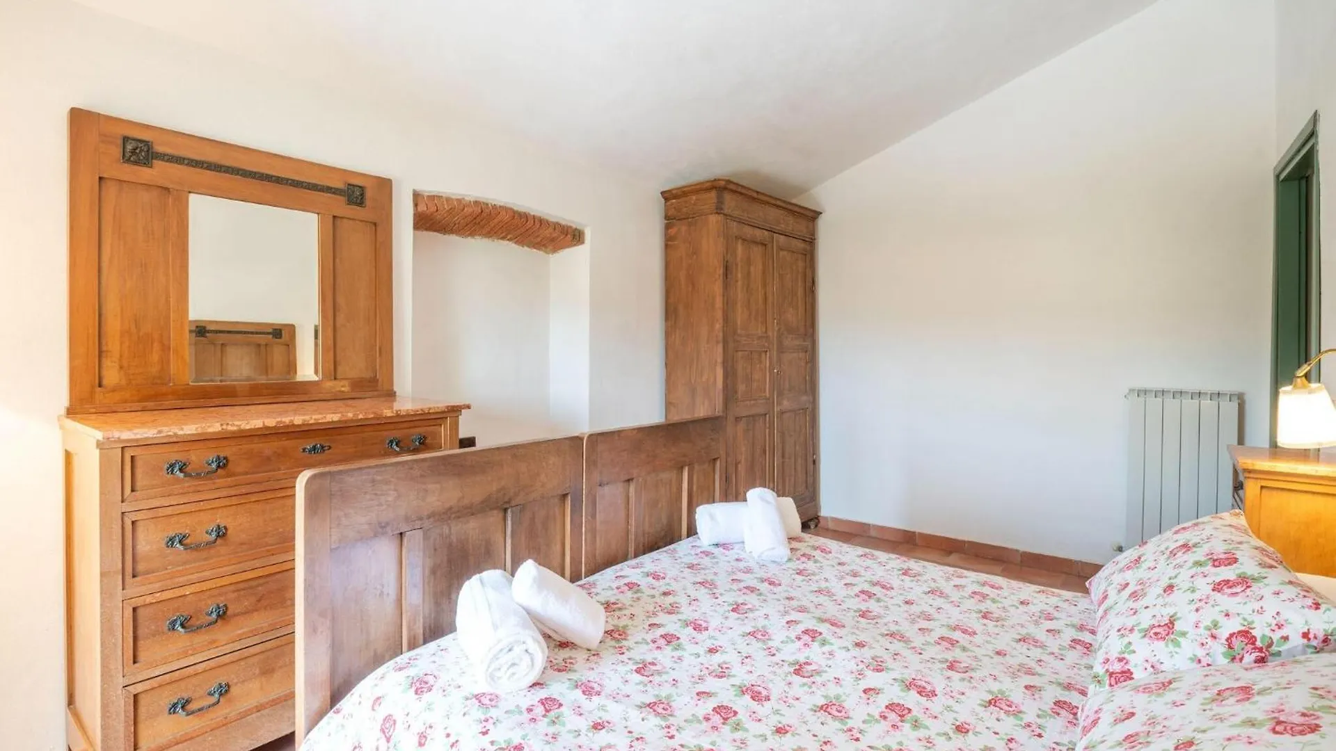 Holiday home Appealing Apartment In Collesalvetti With Garden Nugola